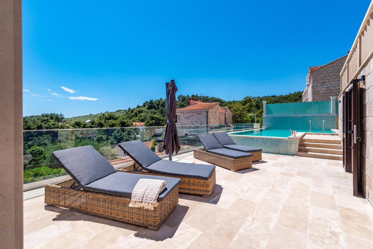 Villa Kadena - Luxury Seaside Villa With Private Heated Pool Selca  Kültér fotó