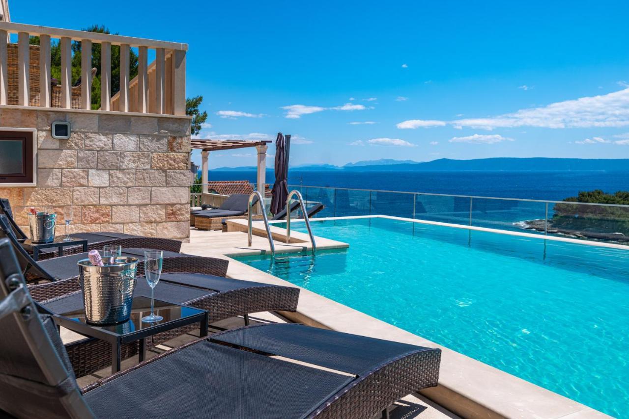 Villa Kadena - Luxury Seaside Villa With Private Heated Pool Selca  Kültér fotó