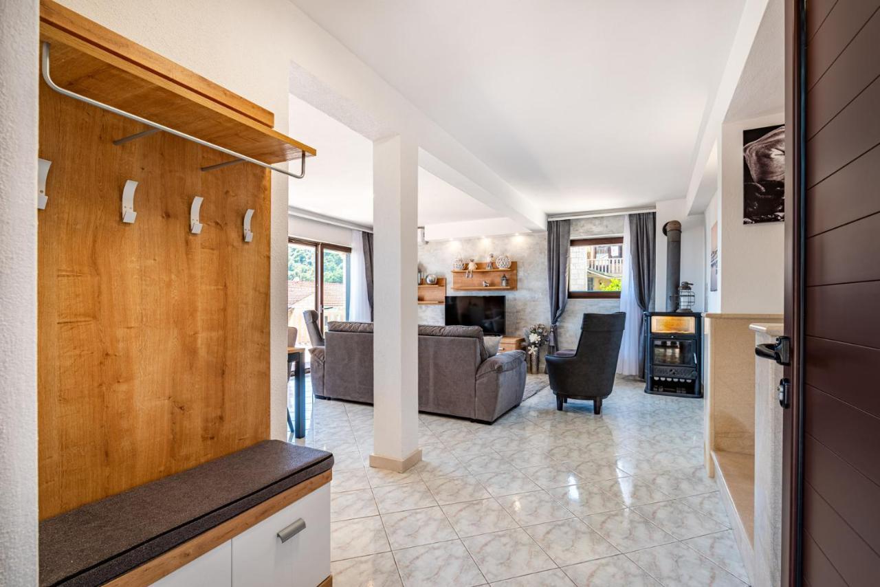 Villa Kadena - Luxury Seaside Villa With Private Heated Pool Selca  Kültér fotó